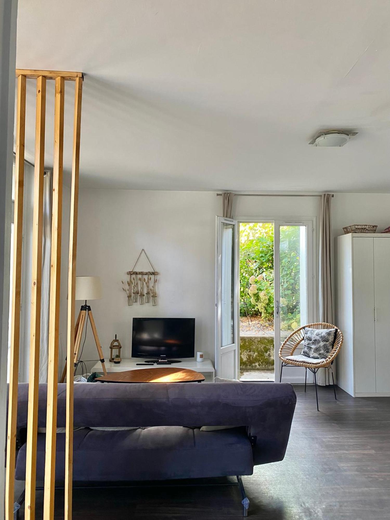 Agreable Petit Gite Avec Piscine Et Jardinet Salies-de-Béarn Εξωτερικό φωτογραφία