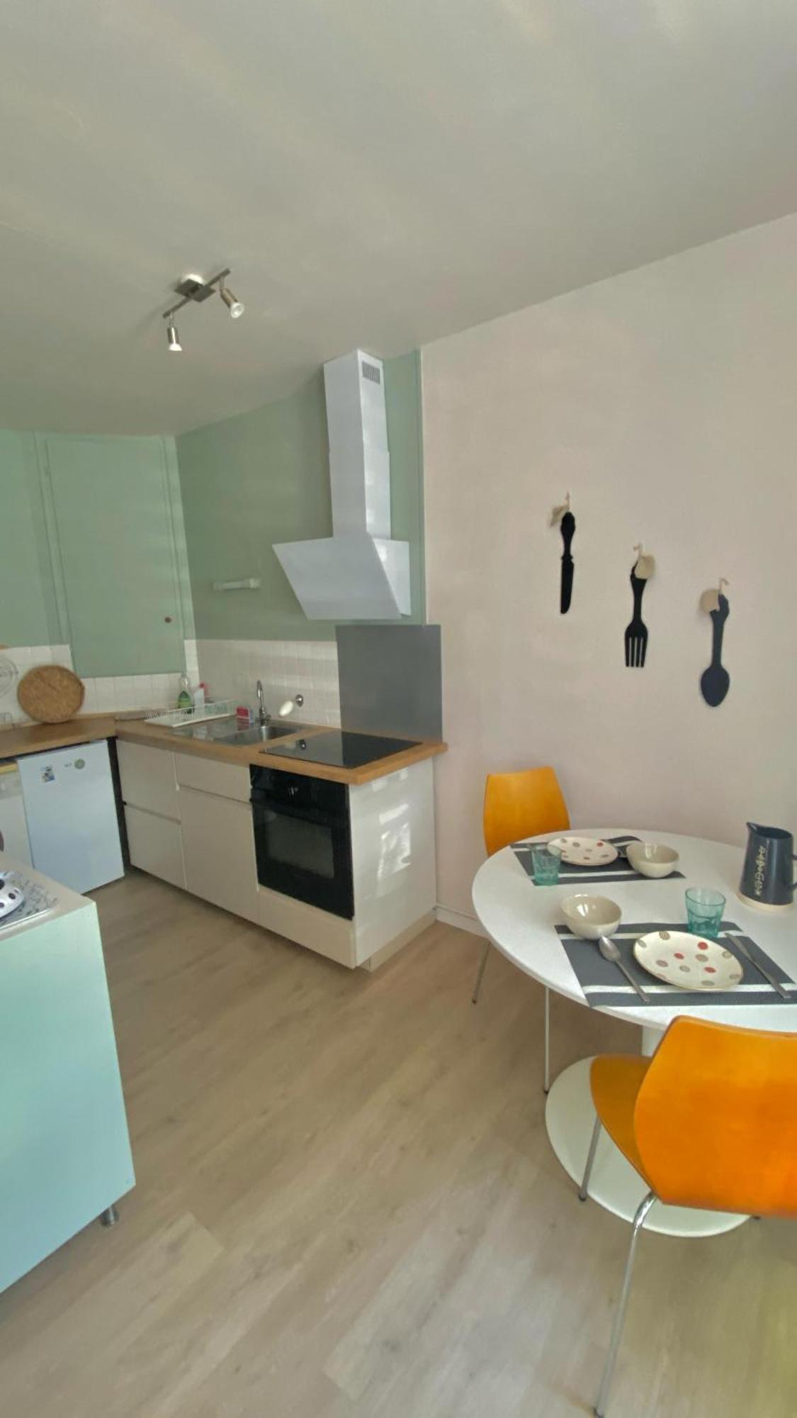 Agreable Petit Gite Avec Piscine Et Jardinet Salies-de-Béarn Εξωτερικό φωτογραφία